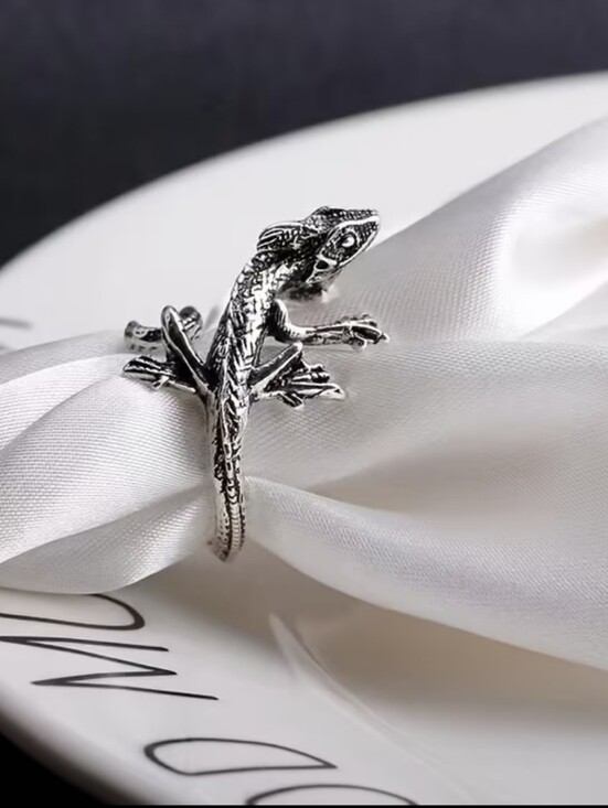 Jewelry - Chameleon Cutie